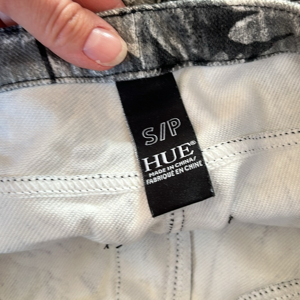 HUE Legging Size Small - Picture 4 of 4